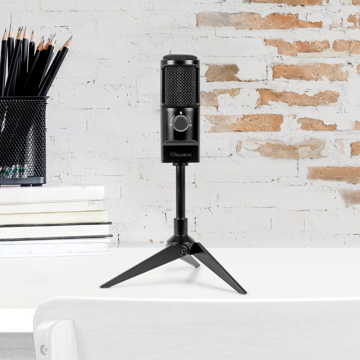 Aluratek AUVM01F microphone on a desk