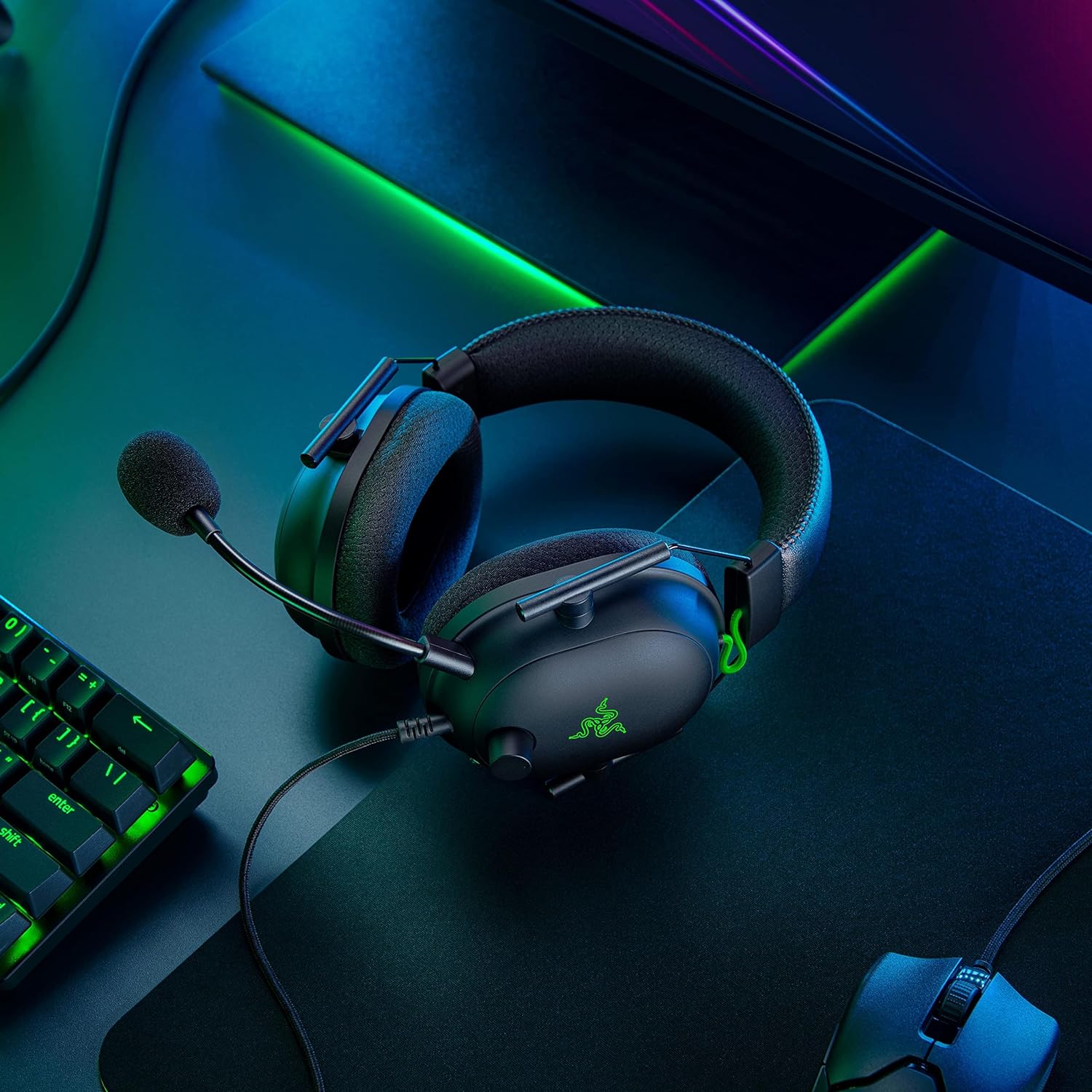 Razer Gaming Headset Wired BlackShark V2 HyperSpeed - With Boom Mic Advanced Passive Noise Isolating THX Bluetooth/USB-C Dongle/Wired USB-A ESports Gaming Headsets