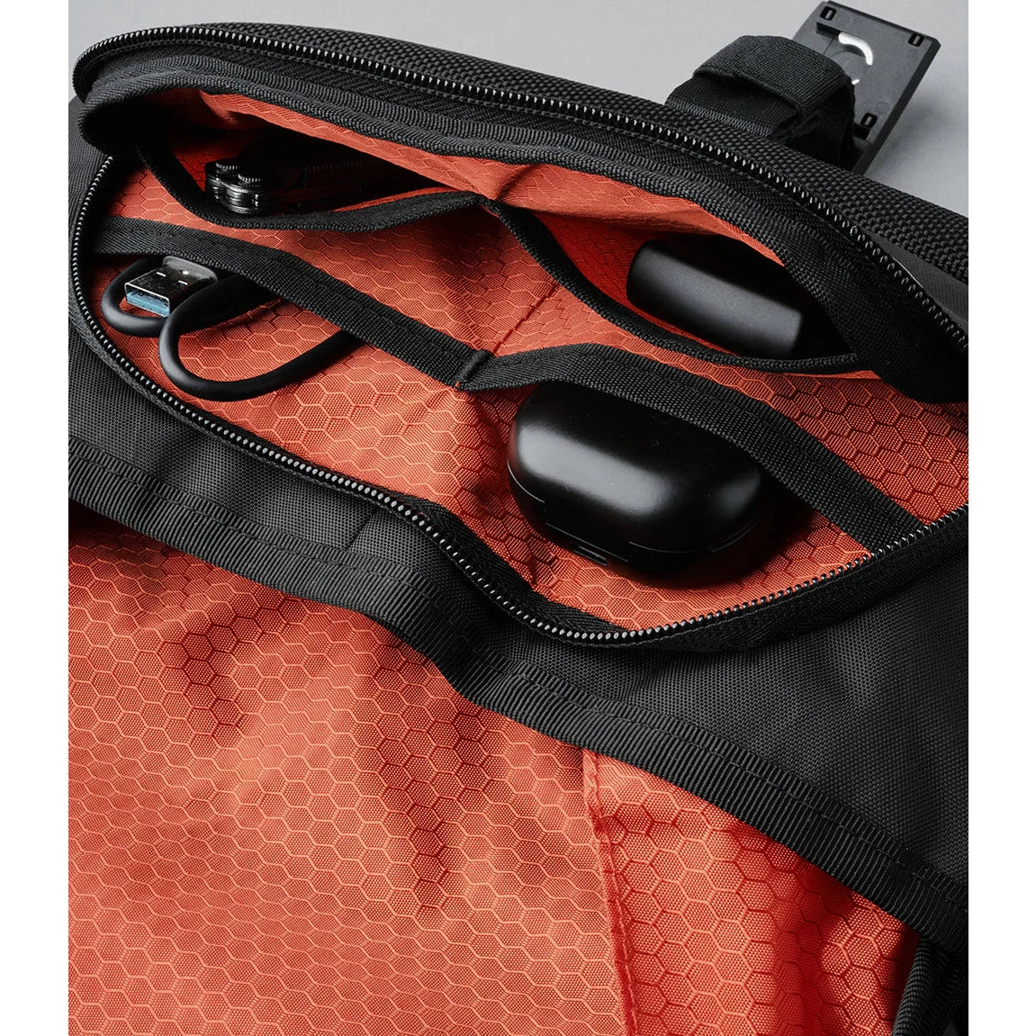 ALPAKA Air Sling V2 - Black Bags