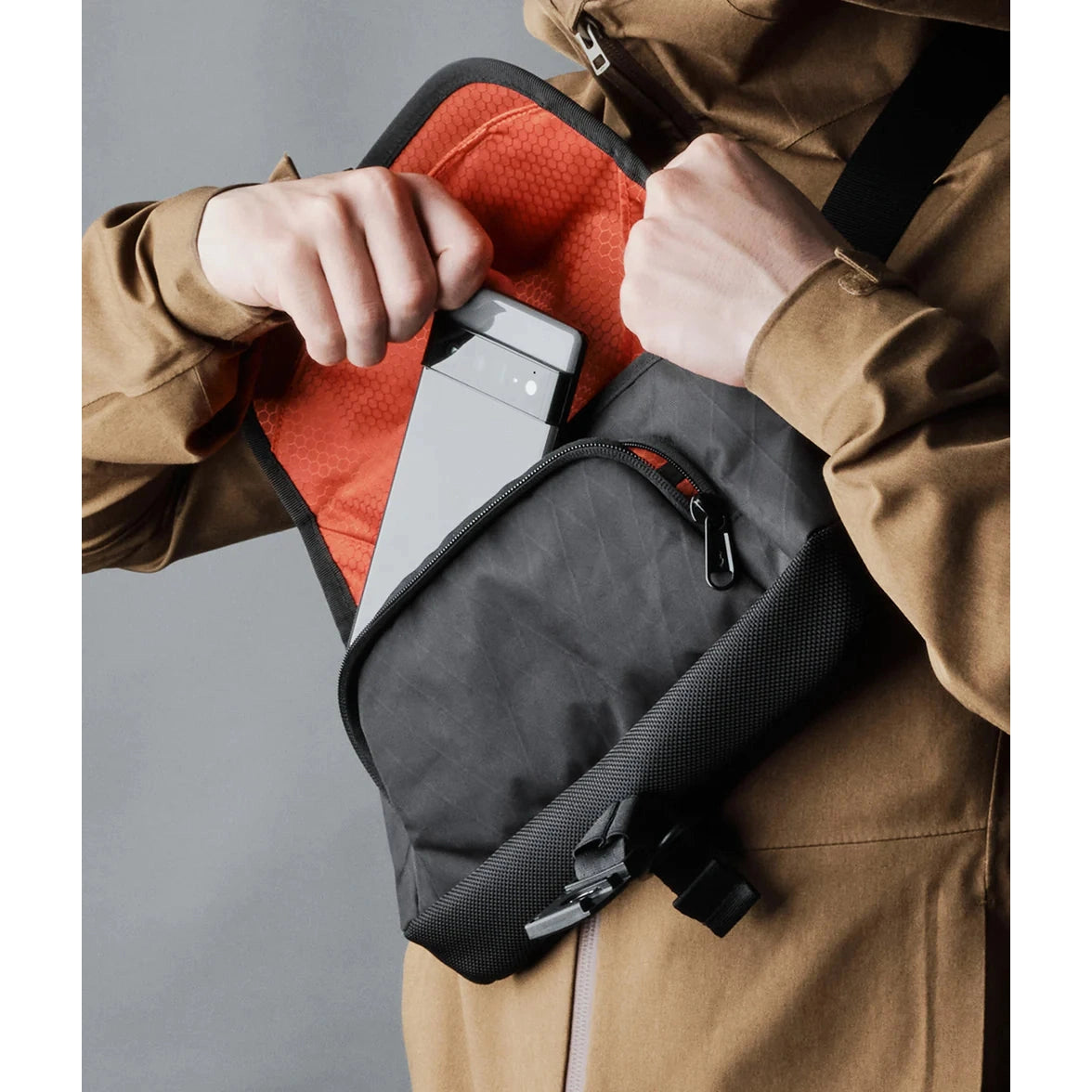 ALPAKA Air Sling V2 - Black Bags