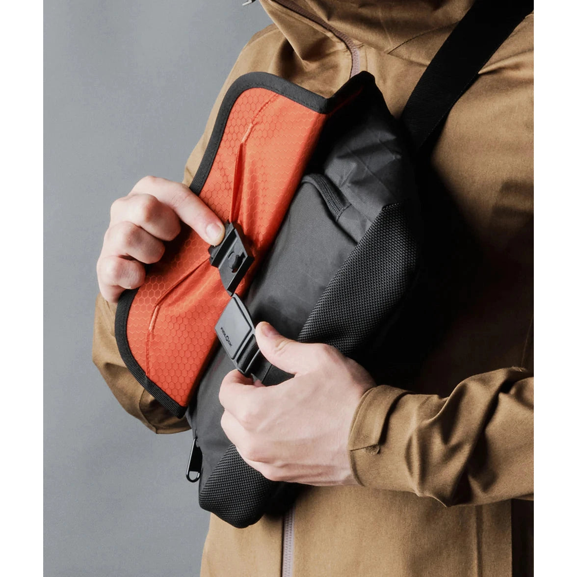 ALPAKA Air Sling V2 - Black Bags