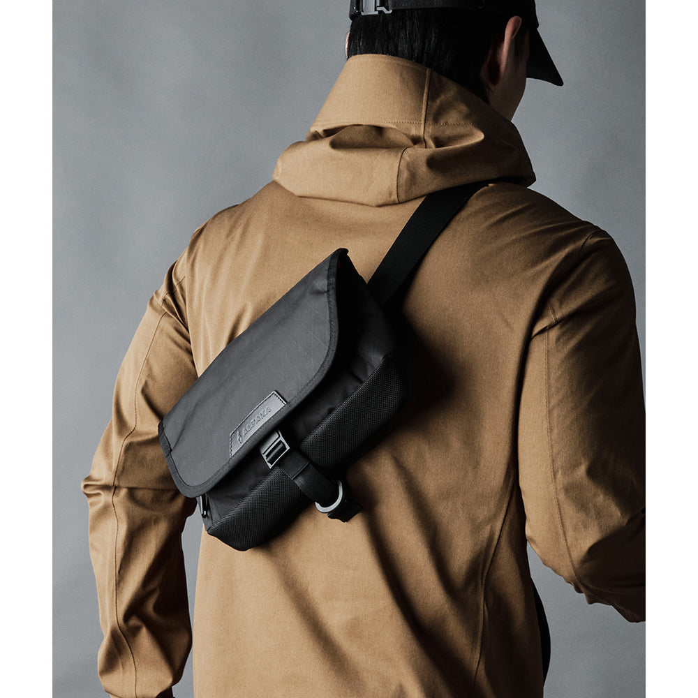 ALPAKA Air Sling V2 - Black Bags