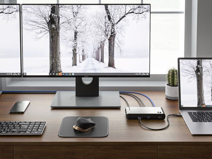 ALOGIC Turbo dock connected beside a laptop and monitor